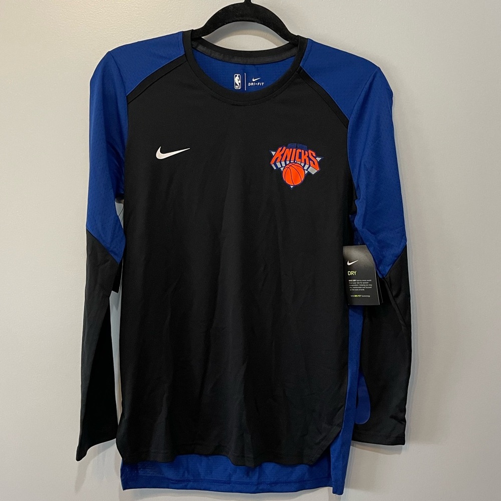 Nike New York Knicks Long Sleeve Dr-fit shirt